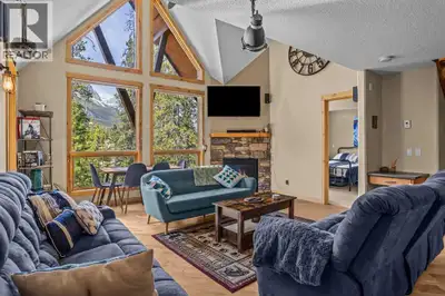 Welcome to your mountain escape in the heart of Stewart Creek. This beautifully appointed 2-bedroom...