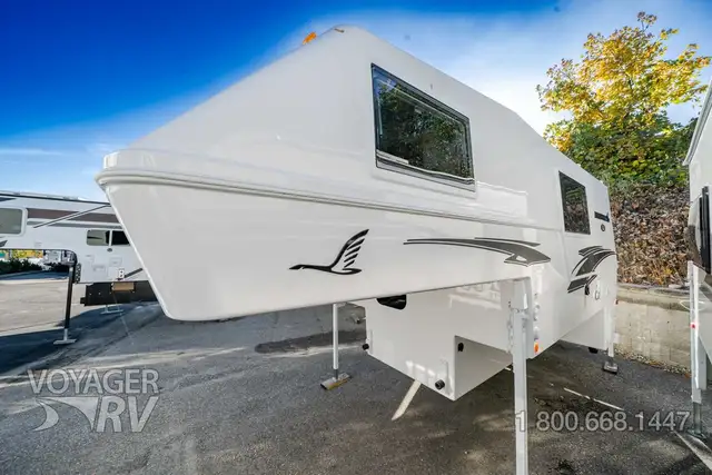 2027 Northern Lite 10.2EX Dry Bath Limited Edition in Travel Trailers & Campers in Kelowna - Image 5