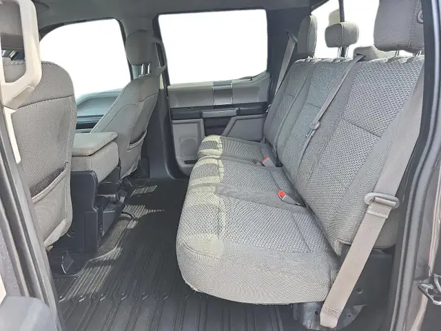 2018 Ford F-150 XLT XLT | 4X4 | XTR Package | Crew Cab | 5.0L V8 in Cars & Trucks in Fredericton - Image 9