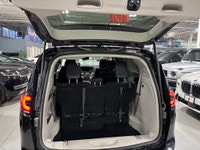 **FORMER DAILY RENTAL** **SPRING SPECIAL!** FEATURING : AWD, POWER SLIDING DOORS, POWER TRUNK, 7 PAS... (image 5)