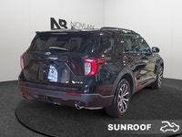 Sunroof, Heated Seats, Navigation, Power Trunk, Reverse Sense System! Check out our great inventory... (image 4)