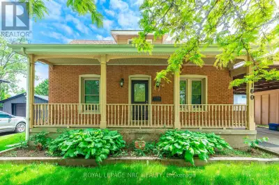 Charming fully separated duplex in the sought-after North End of Niagara Falls! The main floor featu...