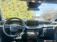 NACTOY 2022 North American Truck of the Year. This Ford Maverick boasts a Intercooled Turbo Premium... (image 9)