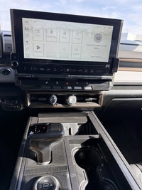 ONE OWNER, Heated and Cooled Front Seats, 12 way Pwr Front Seats, Heated Rear Seats, 4 Wheel CRABWAL... (image 8)