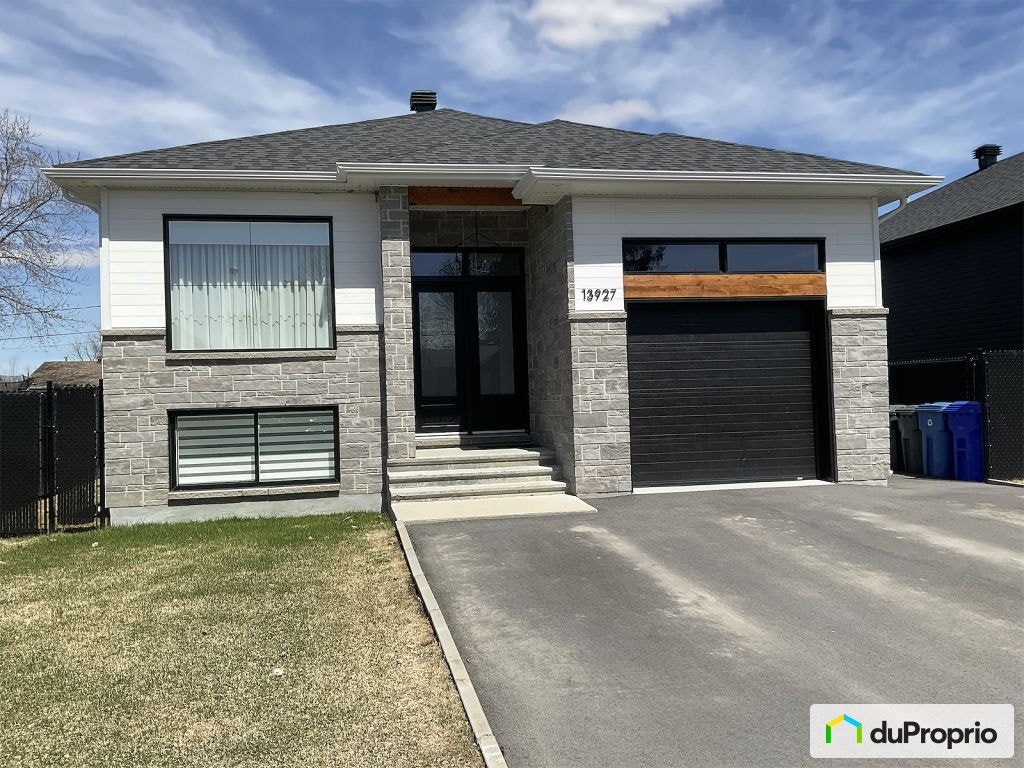 $840,000 - Bungalow for sale in Mirabel (St-Janvier) — photo 1
