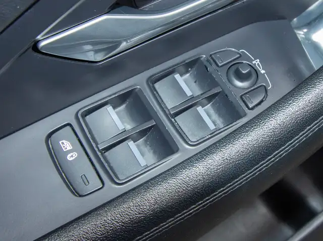 2018 Jaguar E-PACE S ALLOYS | LEATHER | BACKUP CAMERA | AC |...5561112772752384014