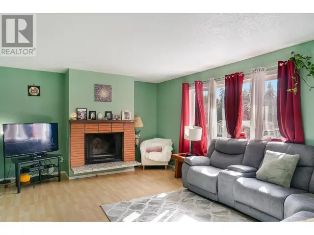 1124 TWEEDSMUIR AVENUE Kitimat, British Columbia in Houses for Sale in Kitimat - Image 3