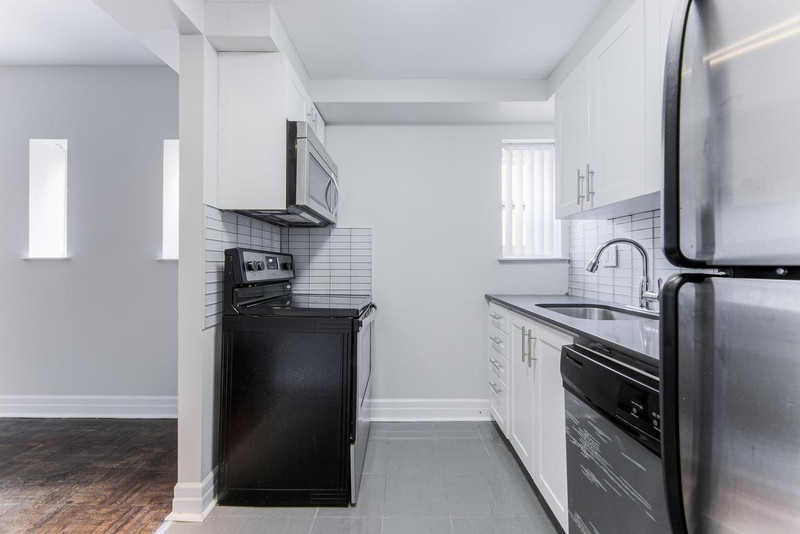 Large 1 Bedroom Apartment for Rent 77 Wellesley Street East Long