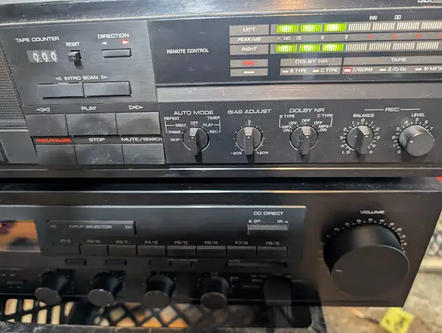 Yamaha natural sound stereo receiver/  cassette deck. in Stereo Systems & Home Theatre in Markham / York Region - Image 4