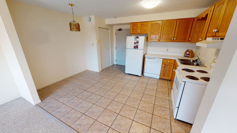 OCTOBER 1ST- 2 BEDROOM - CLOSE TO CAMPUS - DISHWASHER 5