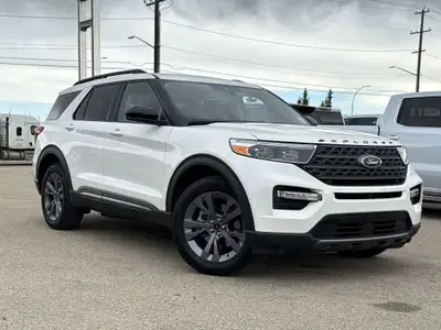 AMVIC Licensed Dealer * Heated Front Seats & Steering Wheel * Rear Vision Camera * Cruise Control *...
