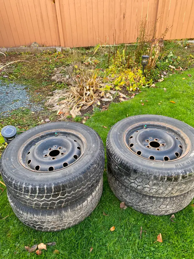 Four 16 inch 215 /70 r 16 winter tires on rims in Tires & Rims in City of Halifax - Image 5