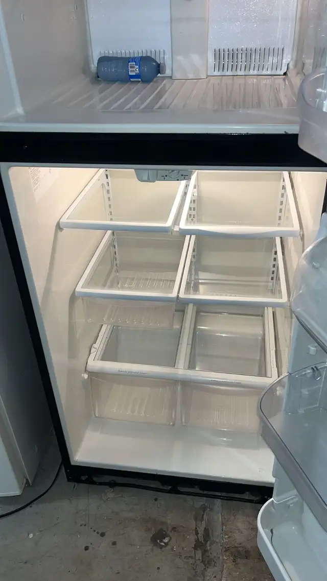 Frigidaire 30” Black Fully Tested  30-Day Warranty in Refrigerators in Kitchener / Waterloo - Image 7