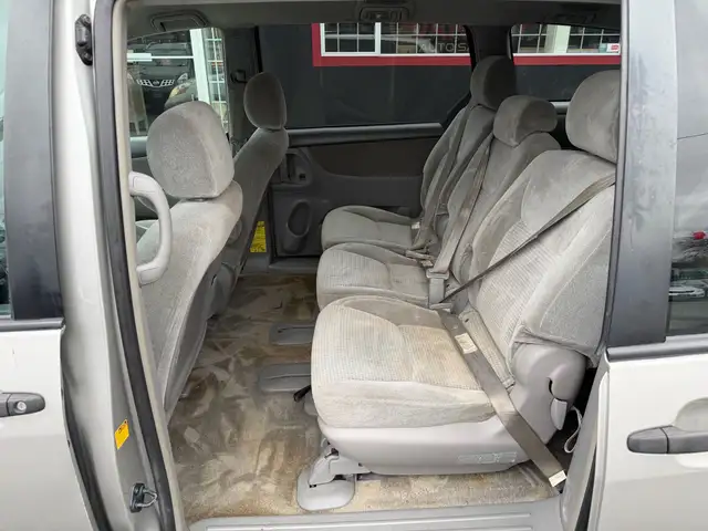 2006 Toyota Sienna 5dr CE 8-Passenger, FREE 0NE YEAR 20,000 KM L in Cars & Trucks in Vancouver - Image 13