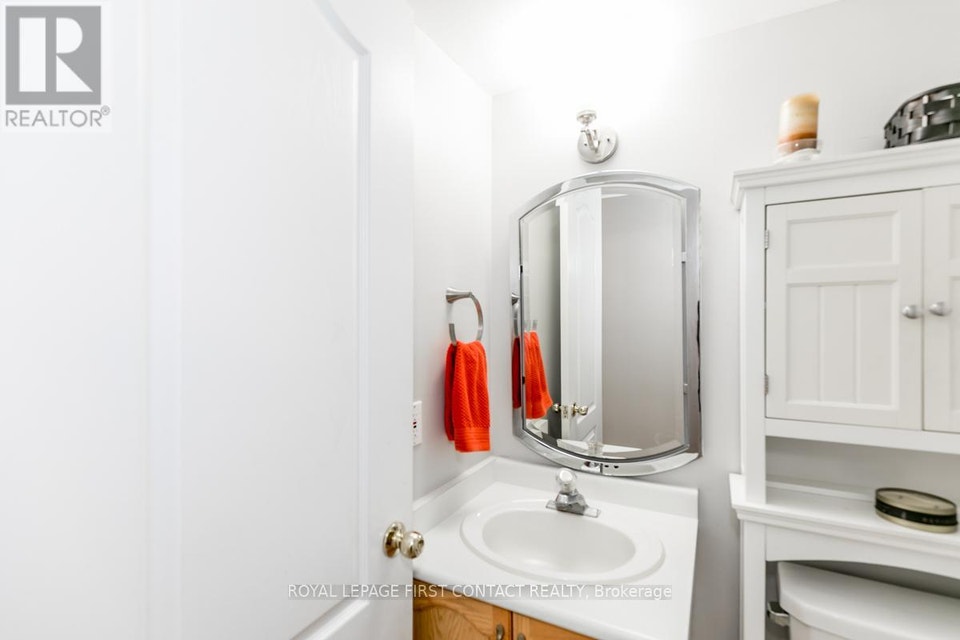 5 KELLY PLACE Barrie (Allandale), Ontario 5