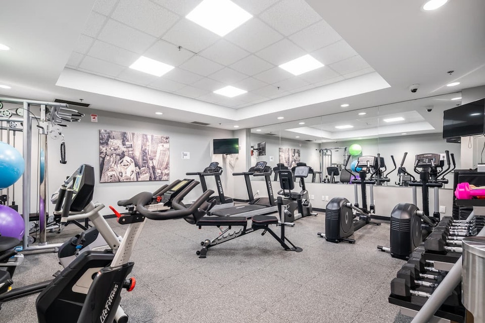 The Thomas - 2 Bedroom available at 355 St. Clair Avenue West, T 4