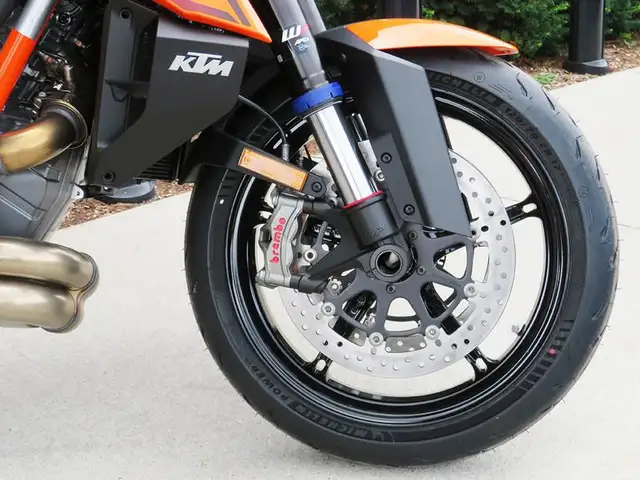 2025 KTM 1390 Super Duke R EVO in Street, Cruisers & Choppers in Cambridge - Image 12
