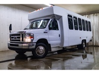 **ACCIDENT FREE - MECHANICALLY CERTIFIED** 40,059 KM This 2008 Ford E-450 XLT 24 Passenger Bus is po... (image 3)