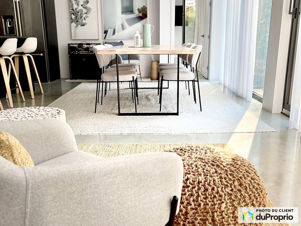 $915,000 - Bungalow for sale in Wentworth-North — photo 1