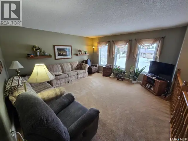 903 Assiniboia AVENUE Grenfell, Saskatchewan in Houses for Sale in Regina - Image 8