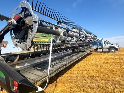 50' Flex Draper, Triple Reel, DKD, Poly, Cross Auger, Transport, ContourMax, Stubble Lights, Plug Fr...