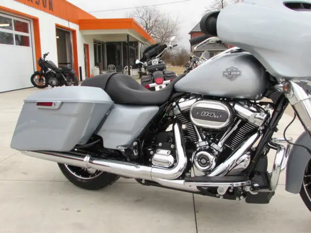 2023 Harley-Davidson FLHXS Street Glide Special in Sport Touring in Leamington - Image 7