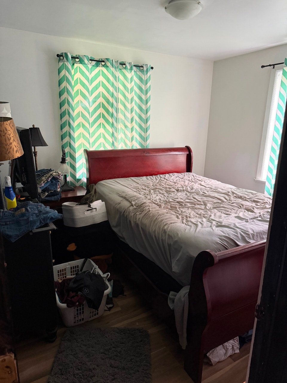 3 bedroom upper flat in house 4