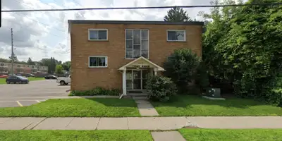 Renovated 2-Bedroom Apartment in Quiet 3-Story Walk-Up This recently renovated 2-bedroom apartment i...