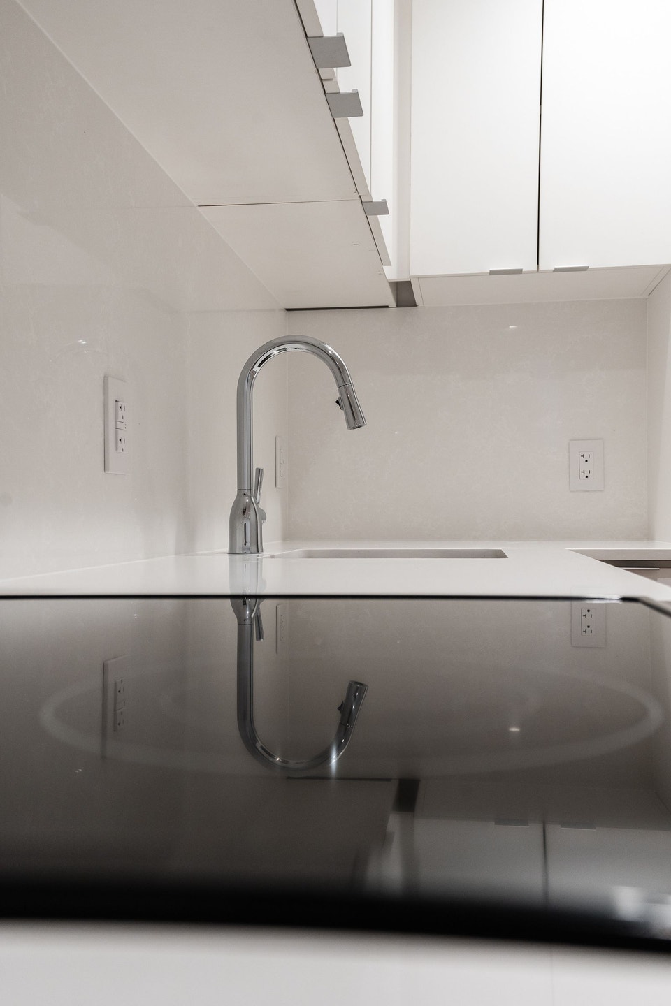 renovated one bedroom, Jarvis and Wellesley - ID 4686 5