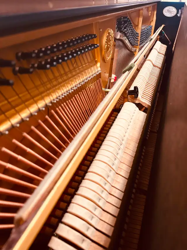 PIANO YAMAHA U3A (1983) in Pianos & Keyboards in City of Montréal - Image 3