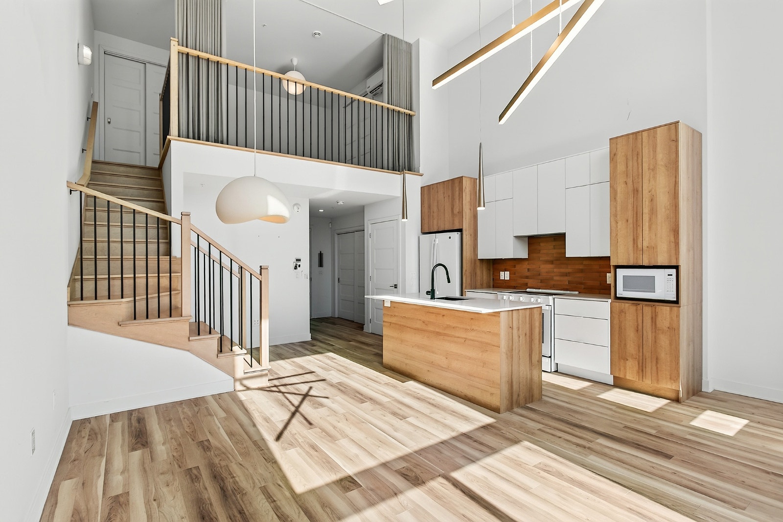 Sublime loft baigné de lumière au dernier étage avec garage — photo 2