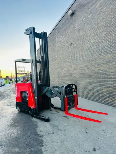 Keywords: Raymond forklift, double deep reach forklift, 3,200 lbs capacity, 3-stage mast 26FT max li...