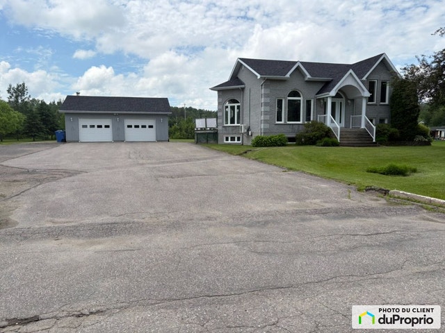 $650,000 - Split Level for sale in Chicoutimi (Laterrière) — photo 2