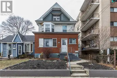 Same family ownership since 1991. Situated in an established residential neighbourhood in South-West...