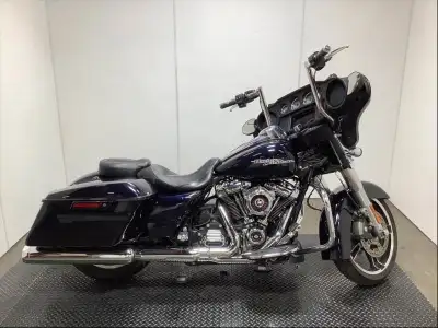 2019 Harley-Davidson FLHX Street Glide Motorcycle, 1750cc, 107 cubic inch V-Twin, 2 cylinder, manual...