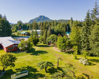 13312 HIGHWAY 31 Meadow Creek, British Columbia