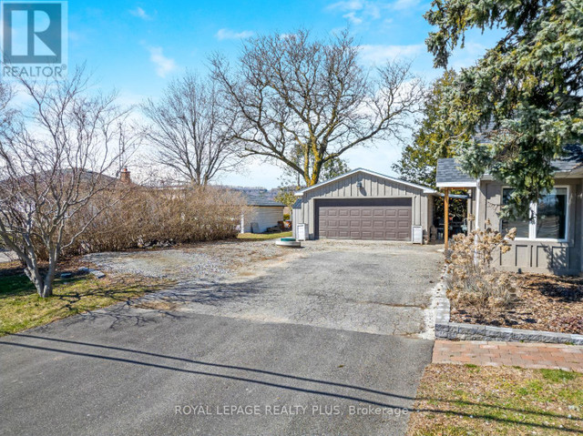 7433 5 SIDEROAD Halton Hills, Ontario in Houses for Sale in Oakville / Halton Region - Image 3