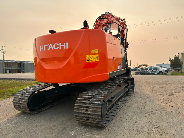 HITACHI ZX225 USR LC-6 (2019) in Heavy Equipment in Edmonton - Image 4