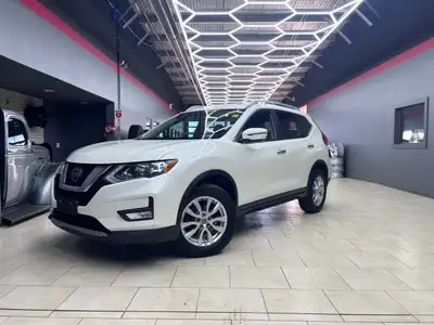 Experience the perfect combination of performance and style with this 2018 Nissan Rogue AWD SV in a...