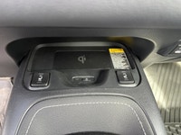 Ce Corolla Hatchback est équipé de : Volant chaffant, Intérieur en cuir, GPS, Mags, Bluetooth, Cruis... (image 6)