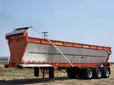 Will be sold with fresh safety 2015 Trail King 39ft Live Bottom / Belt Trailer / Tri axle Air ride s...