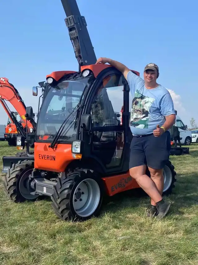 NEW EVERUN TELESCOPIC FORKLIFT WHEEL LOADER ERT1500 in Heavy Equipment Parts & Accessories in Prince Albert - Image 5