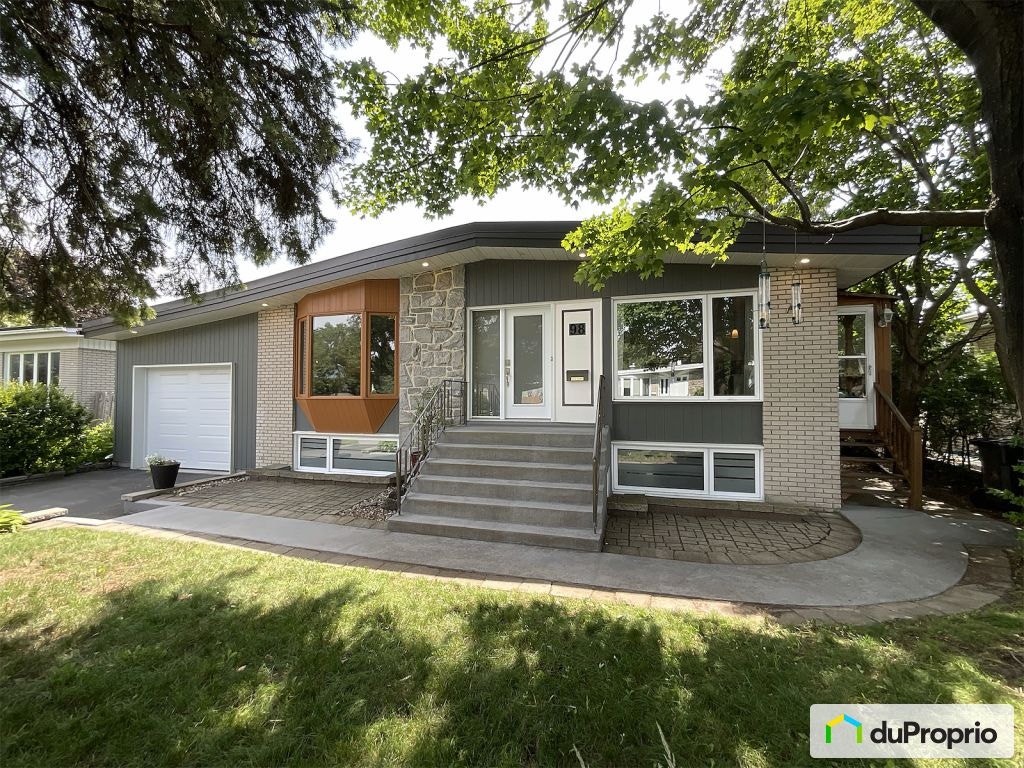 $739,900 - Bungalow for sale in Longueuil (Vieux-Longueuil) — photo 1