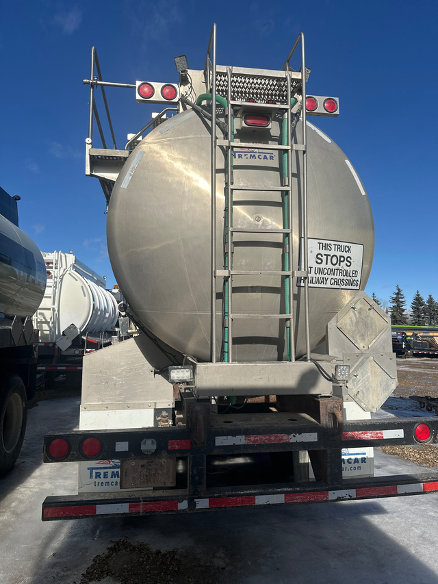 2013 TREMCAR 22215L Tri/A Stainless Steel Pup Tank Trailer in Heavy Equipment in St. Albert - Image 6