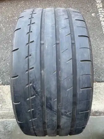 a nice high performance Yokohama tire in great shape with good tread (1 TIRE ONLY) size 285/35/20 10...