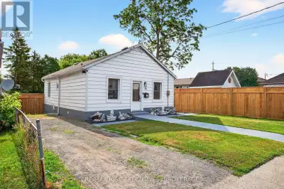 Fantastic Investment Opportunity in Central Kingston! This well-maintained 3-bedroom, 1-bath detache...