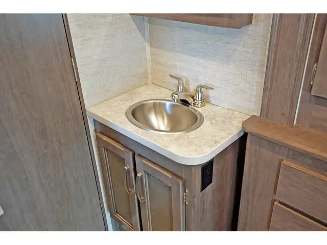 2024 Jayco Redhawk SE redhawk 22A 1 extension Classe C 24 pieds in RVs & Motorhomes in Laval / North Shore - Image 17