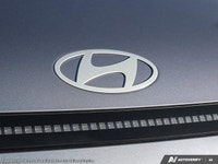 This Hyundai Kona Electric has a durable Electric engine powering this Automatic transmission. *This... (image 8)