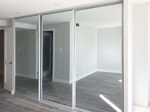 Closet doors: whiteboard & mirrored （Call 6479614328）62864745208449124
