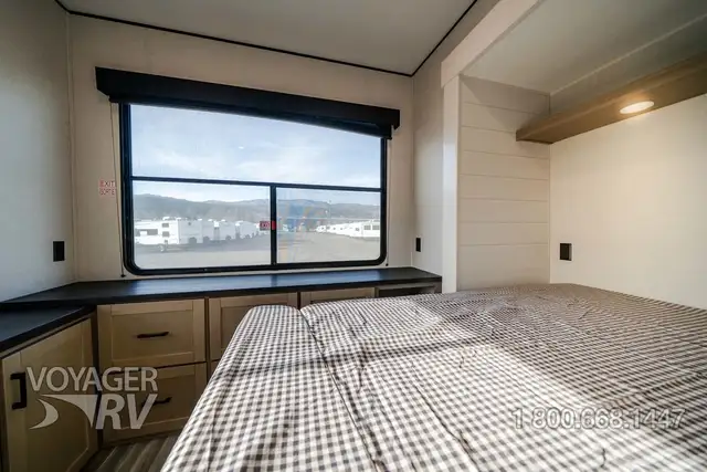 2026 Jayco Jay Flight 401FLTS Bungalow in Travel Trailers & Campers in Kelowna - Image 25